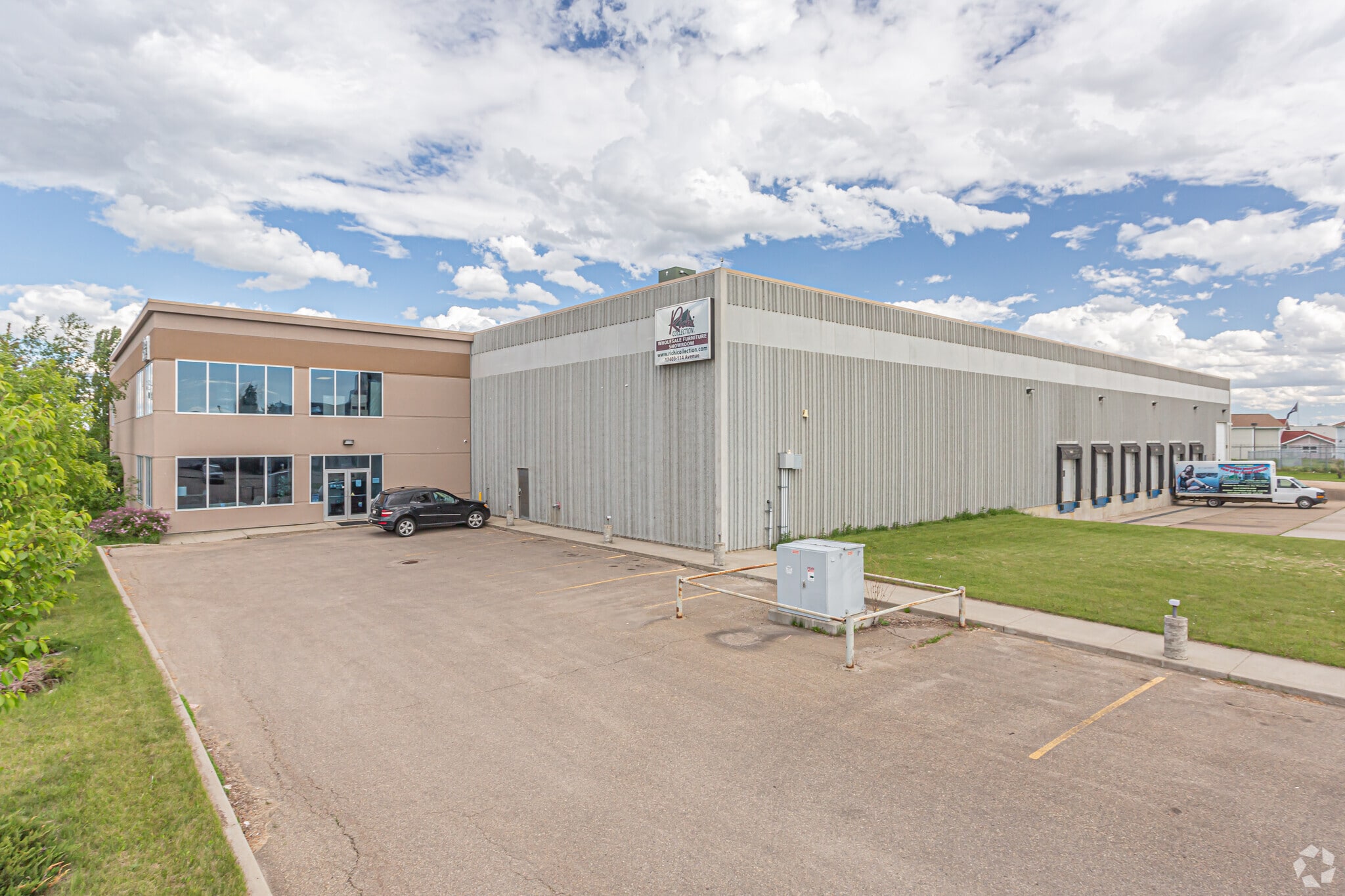 17403 114th Ave NW, Edmonton, AB for sale Primary Photo- Image 1 of 1