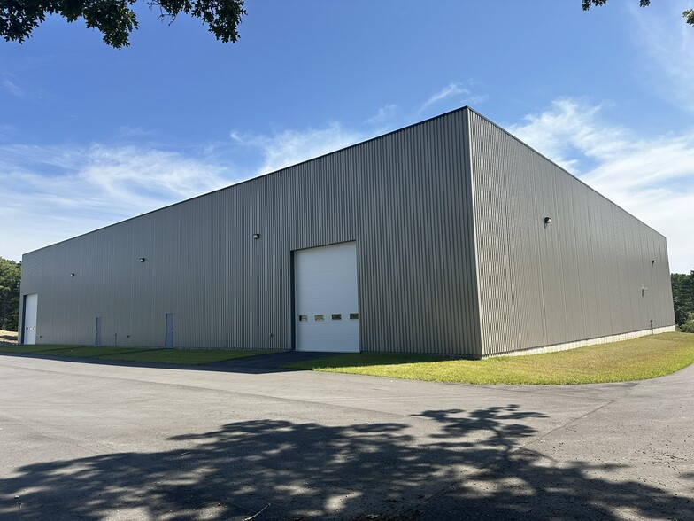 57 Recycle Dr, Topsham, ME for lease - Primary Photo - Image 1 of 3