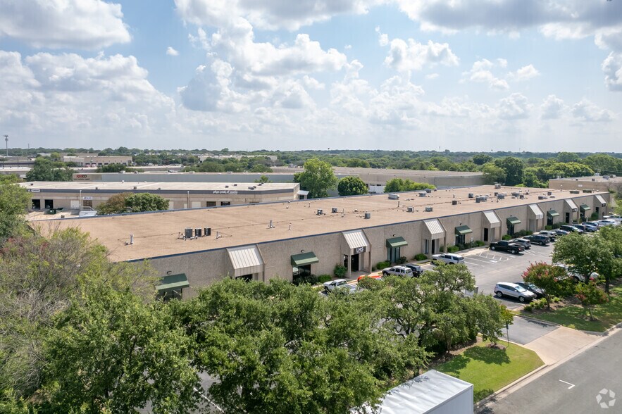 2010 Centimeter Cir, Austin, TX for lease - Building Photo - Image 2 of 5