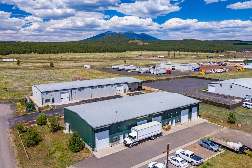 4860 N Ken Morey Dr - Bldgs 1 & 2 portfolio of 2 properties for sale on LoopNet.com - Building Photo - Image 1 of 5