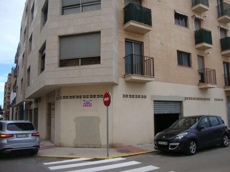 Retail in Benifaió for lease Building Photo- Image 1 of 5