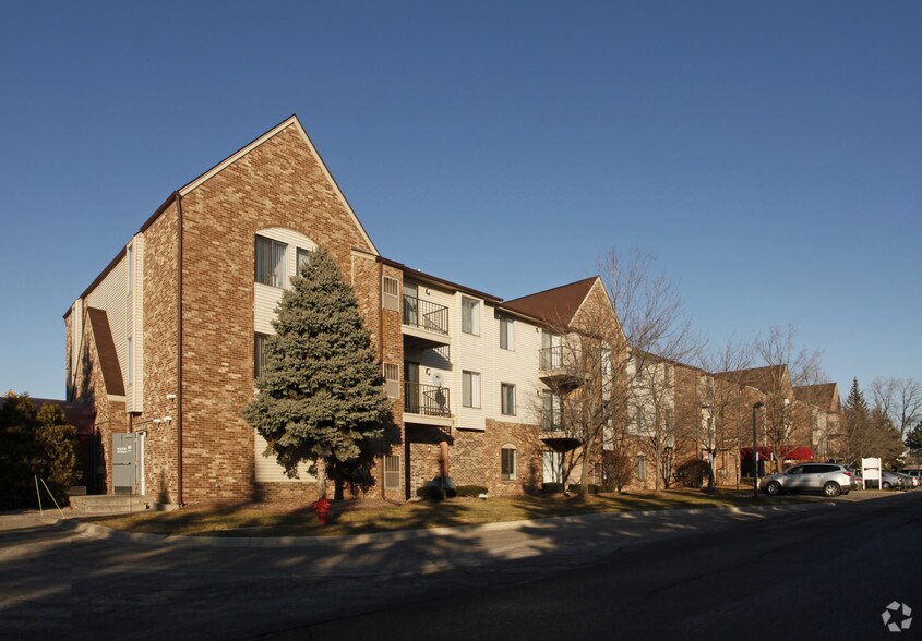 2757727655 Lahser Rd, Southfield, MI 48034