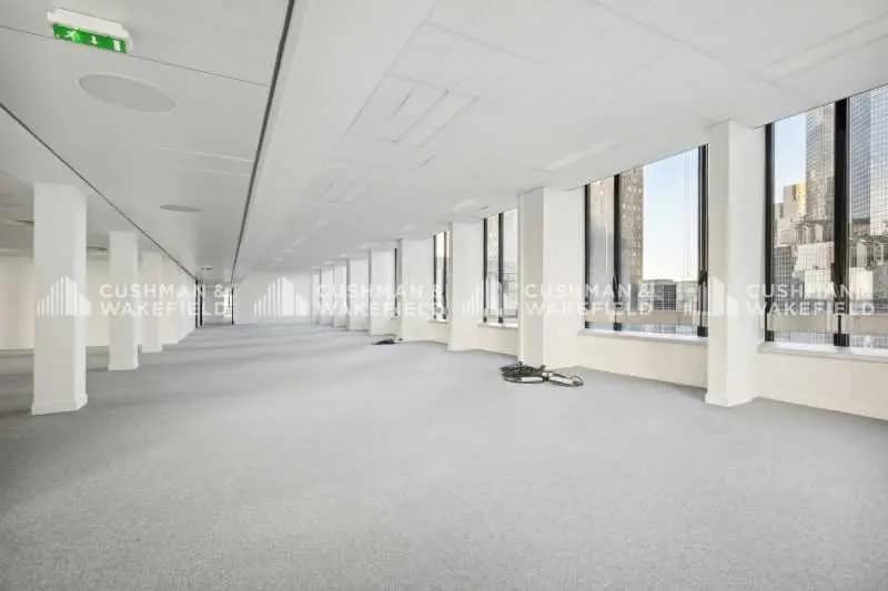 Office in Courbevoie for lease Building Photo- Image 1 of 7
