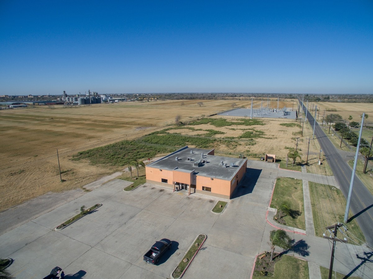 2121 N Closner Blvd, Edinburg, TX 78541