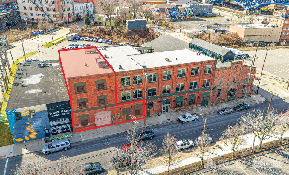 2111 Center St, Cleveland, OH for lease - Building Photo - Image 1 of 7