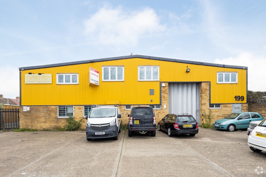 199 New Rd, Rainham for lease - Primary Photo - Image 1 of 2