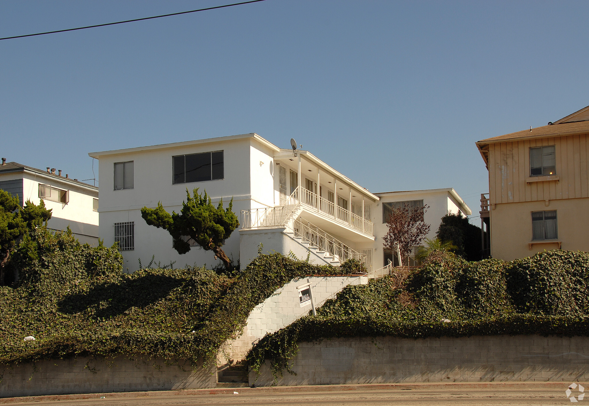 7208 S La Cienega Blvd, Inglewood, CA for sale Primary Photo- Image 1 of 1