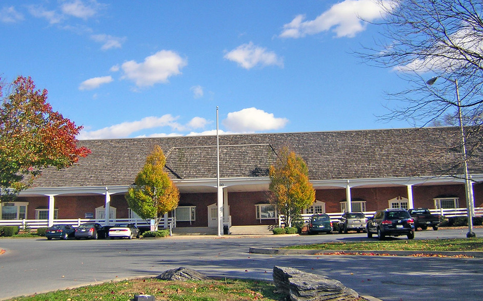 800 New Holland Ave, Lancaster, PA for lease - Building Photo - Image 2 of 34