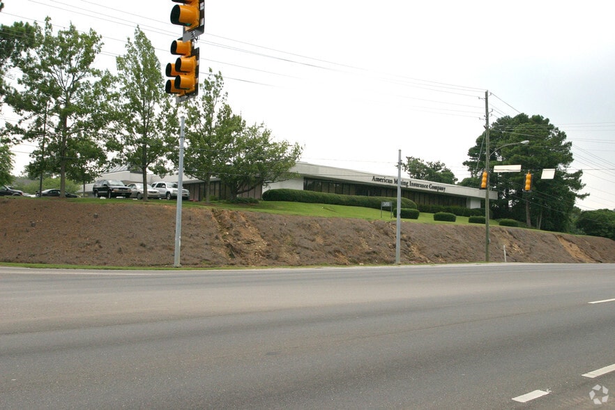 3490 Independence Dr, Birmingham, AL for lease - Building Photo - Image 2 of 3