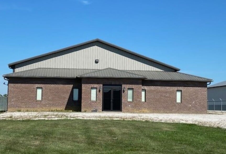 5812 Prospect Dr, Newburgh, IN for sale - Building Photo - Image 1 of 1