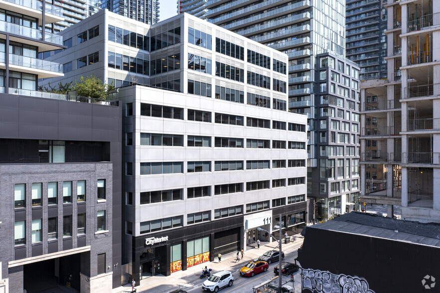 111 Peter St, Toronto, ON for lease - Building Photo - Image 1 of 14