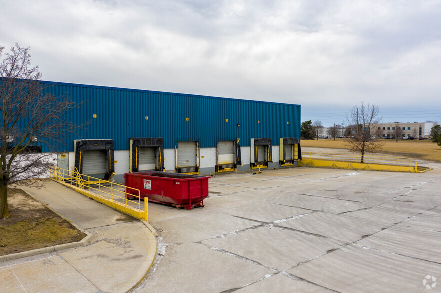 42600 Merrill Rd, Sterling Heights, MI for lease - Building Photo - Image 3 of 16