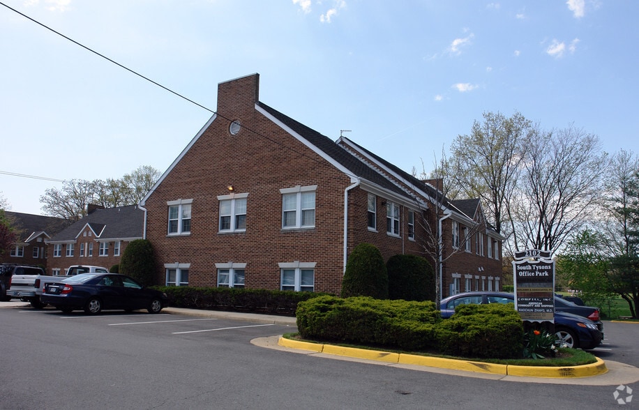 2104 Gallows Rd, Vienna, VA for lease - Building Photo - Image 3 of 4