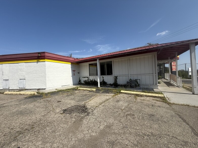 4301 N Main St, Dayton, OH for lease - Building Photo - Image 3 of 13