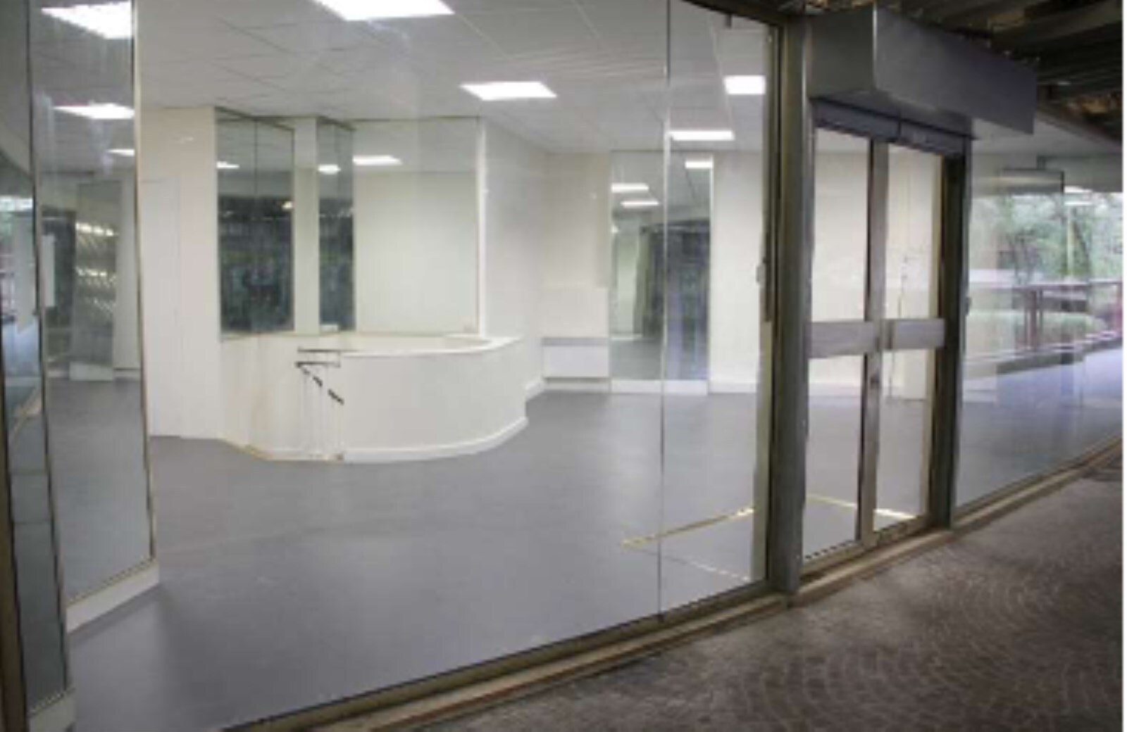 Office in Paris for lease Building Photo- Image 1 of 10