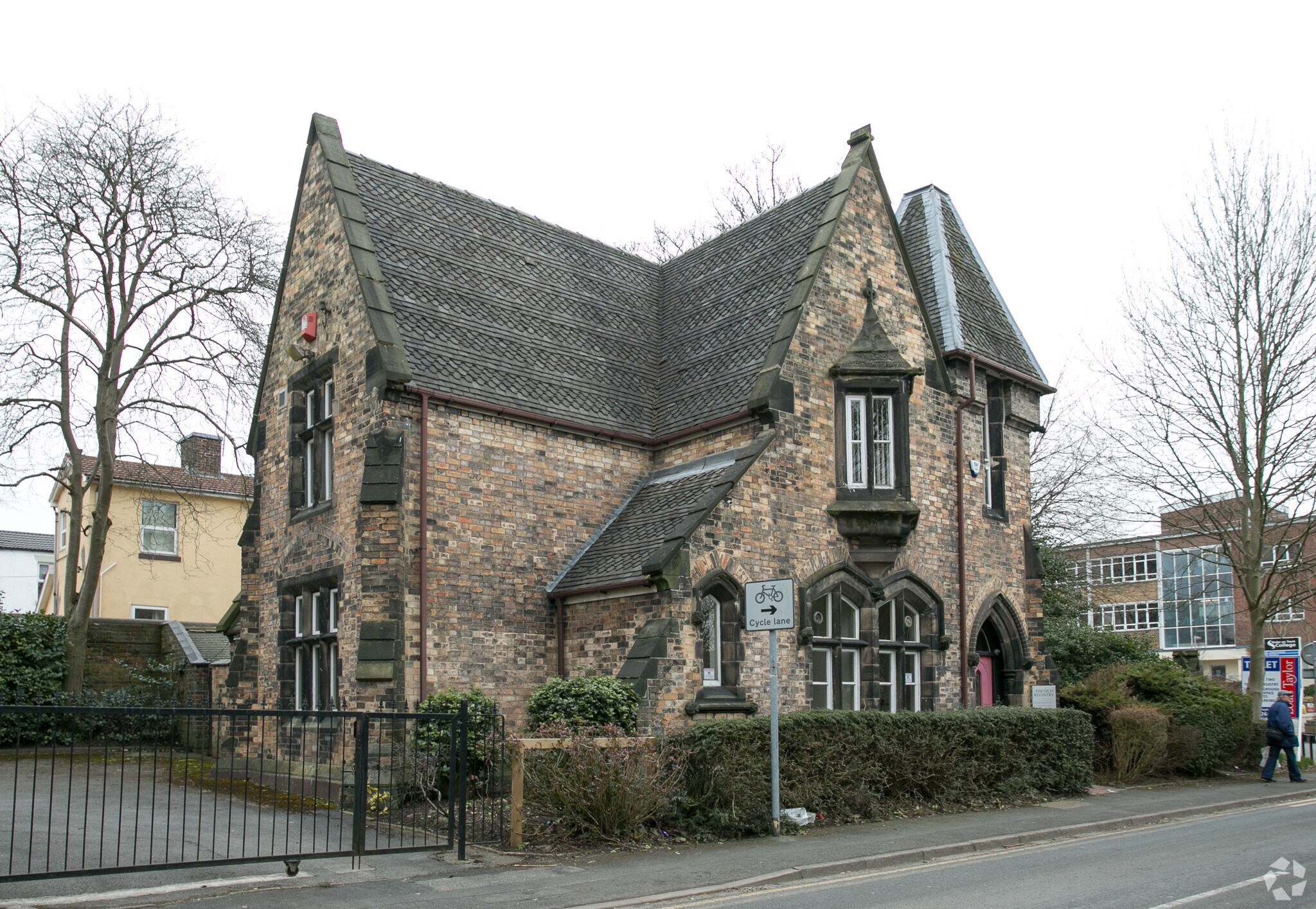 2 Cemetery Rd, Stoke On Trent for sale Primary Photo- Image 1 of 1