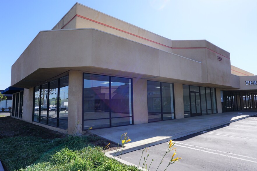 310-320 E Orangethorpe Ave, Placentia, CA for lease - Building Photo - Image 1 of 1