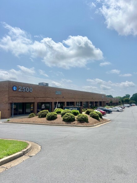 2500 Park Central Blvd, Decatur, GA for lease - Building Photo - Image 1 of 11