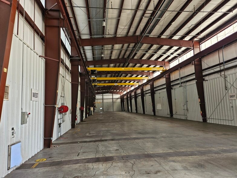 1121 Buschong St, Houston, TX for lease - Interior Photo - Image 2 of 11