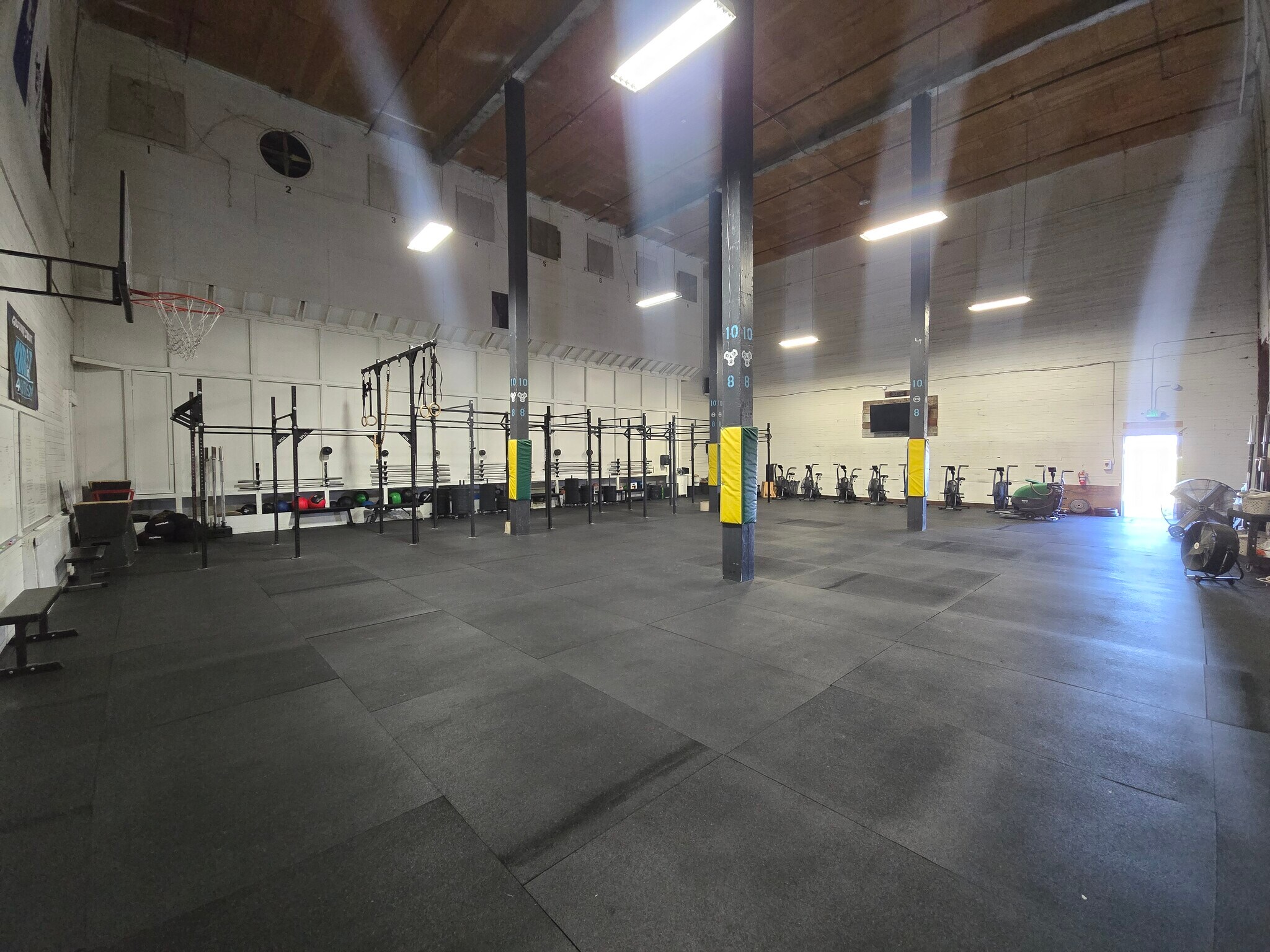 320 Hillcrest Rd, Hollister, CA for lease Interior Photo- Image 1 of 5