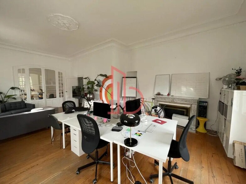 Office in Bègles for lease - Building Photo - Image 3 of 5