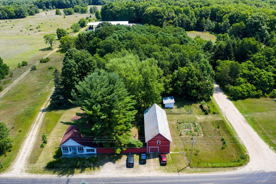 7325 Chief Rd, Kaleva, MI 49645