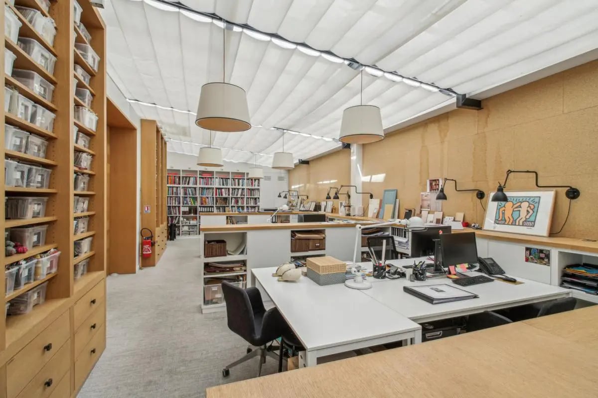 Office in Paris for sale Interior Photo- Image 1 of 17