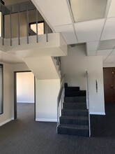 14930 Ventura Blvd, Sherman Oaks, CA for lease Interior Photo- Image 2 of 9