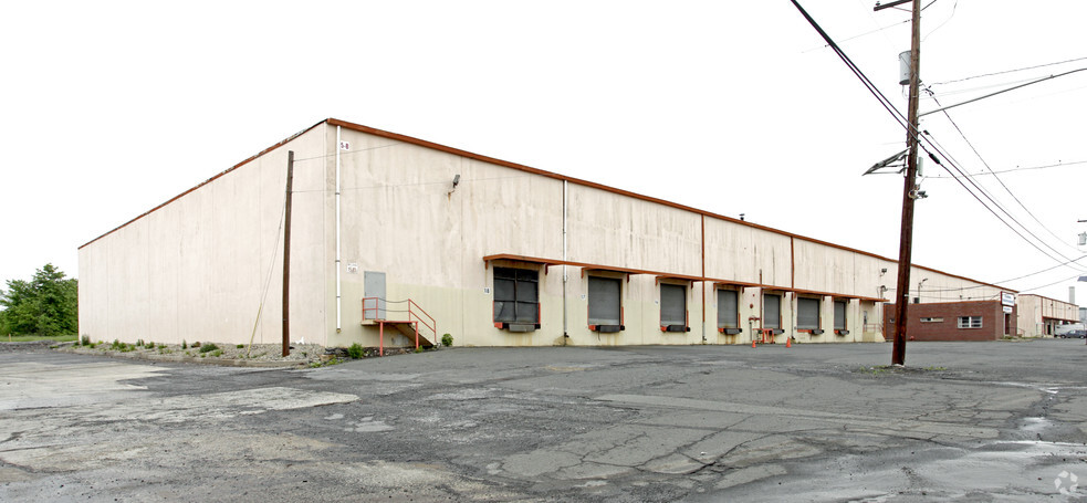 5 Terminal Way, Avenel, NJ for lease - Building Photo - Image 2 of 5