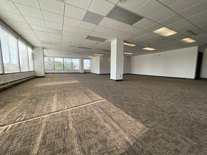 701 Lee St, Des Plaines, IL for lease Interior Photo- Image 1 of 4