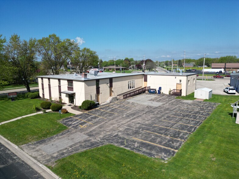 1100 London St, Menasha, WI for sale - Building Photo - Image 1 of 13