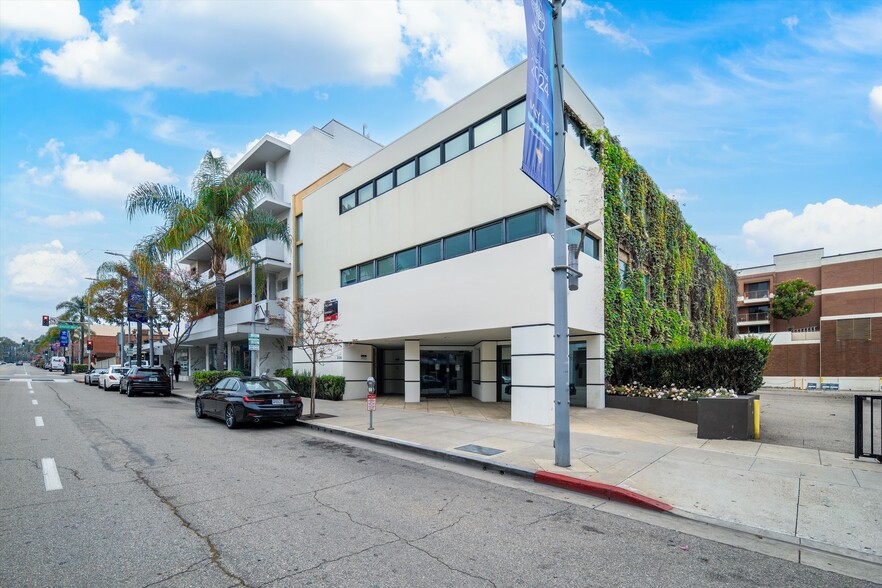 250-256 N Canon Dr, Beverly Hills, CA for lease - Building Photo - Image 2 of 5