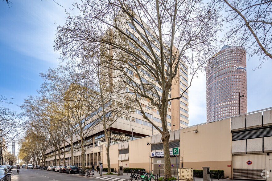 Office in Lyon for lease - Primary Photo - Image 1 of 3
