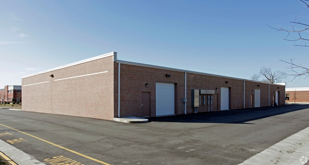 7440 Central Business Park Dr, Norfolk, VA for lease - Building Photo - Image 2 of 8