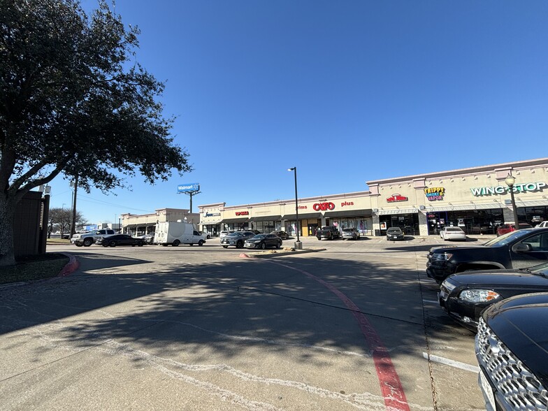 1012 E Ennis Ave, Ennis, TX for lease - Building Photo - Image 3 of 5