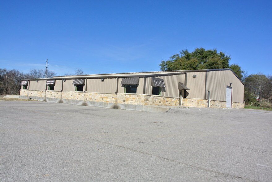 1505 E Avenue J, Lampasas, TX for sale - Building Photo - Image 1 of 1