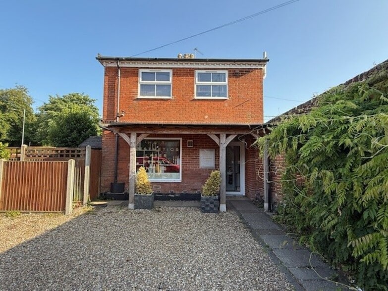 1A Grammar School Rd, North Walsham for sale - Primary Photo - Image 1 of 12
