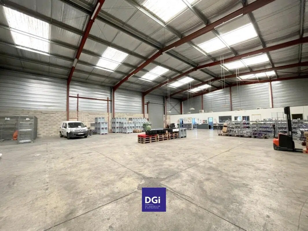 Flex in Nîmes for lease Interior Photo- Image 1 of 5