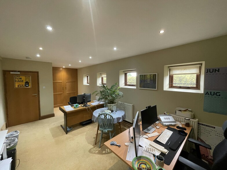 The Green, Great Milton for lease - Building Photo - Image 2 of 7