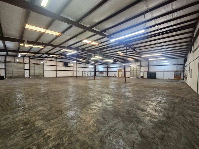 135 Cecil Ct, Fayetteville, GA for lease - Building Photo - Image 3 of 23