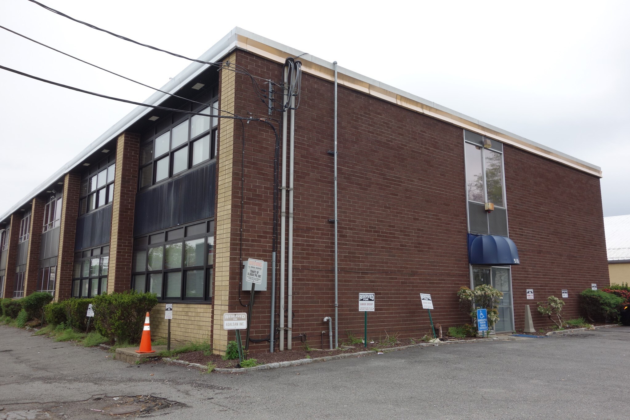 50 Jericho Tpke, Jericho, NY 11753 Office for Sale