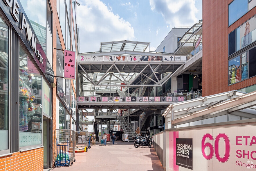 23 Rue Madeleine Vionnet, Aubervilliers for lease - Building Photo - Image 3 of 5