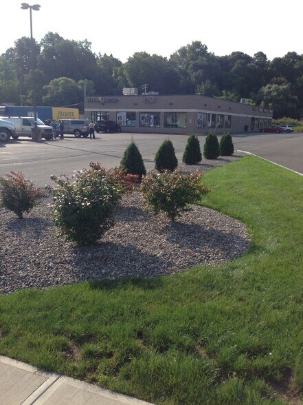 4738 Onondaga Blvd, Syracuse, NY for lease - Building Photo - Image 2 of 3