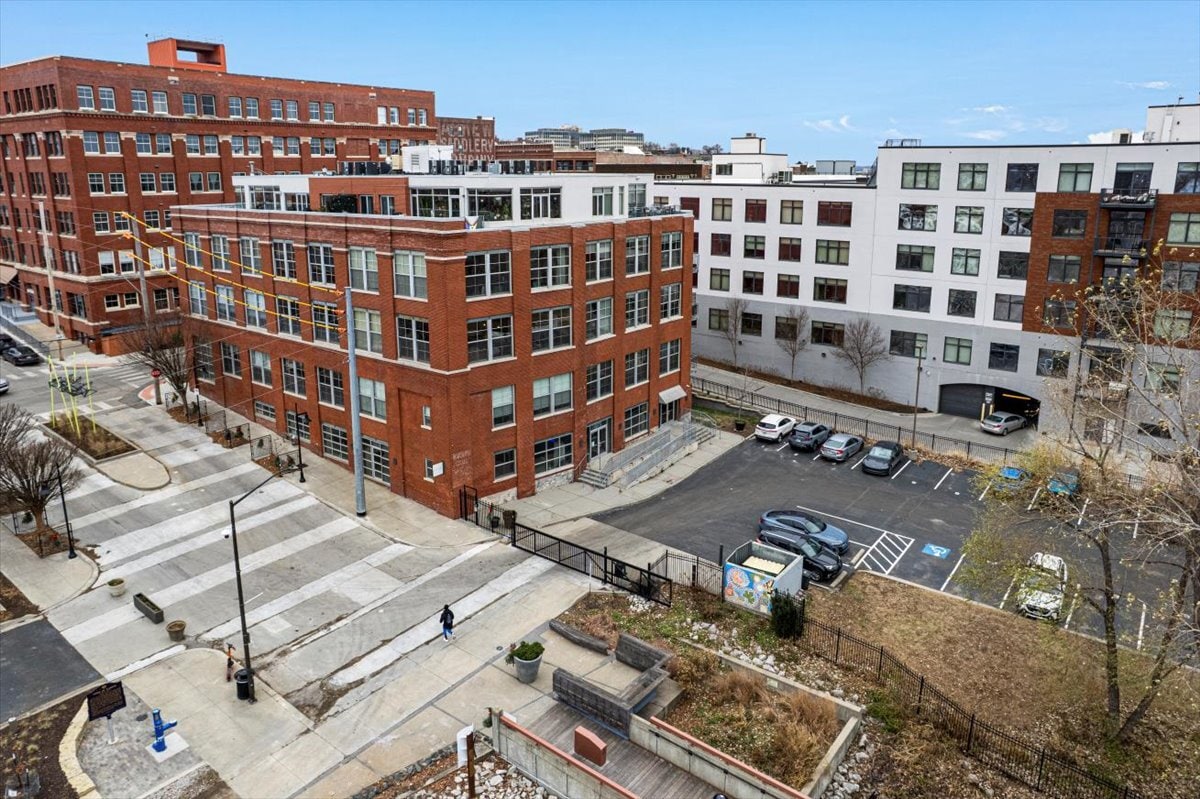 136 Main St, Kansas City, MO 64105 - Unit 101 -  - Interior Photo - Image 1 of 23