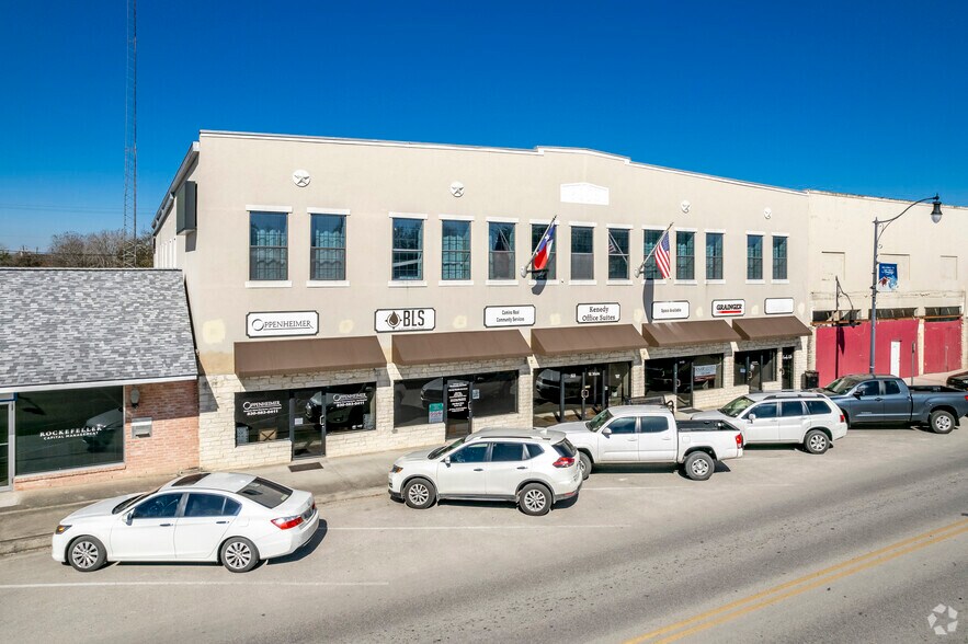 322 W Main St, Kenedy, TX for sale - Primary Photo - Image 1 of 1