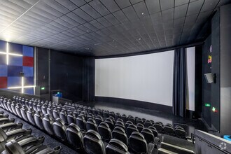 1280 Rue Douglas, Saint-jean-sur-richelieu, QC for lease Interior Photo- Image 2 of 3