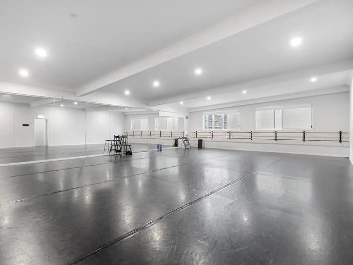 116 Garden Grove Pde, Adamstown for lease Interior Photo- Image 1 of 3