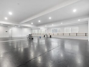 116 Garden Grove Pde, Adamstown for lease Interior Photo- Image 1 of 3
