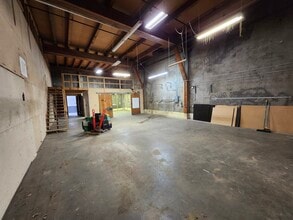 2450 6th Ave S, Seattle, WA for lease Interior Photo- Image 1 of 4