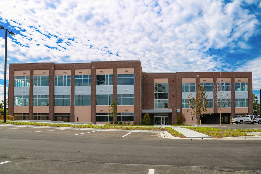 7560 Carpenter Fire Station Rd, Cary, NC for lease - Building Photo - Image 1 of 11